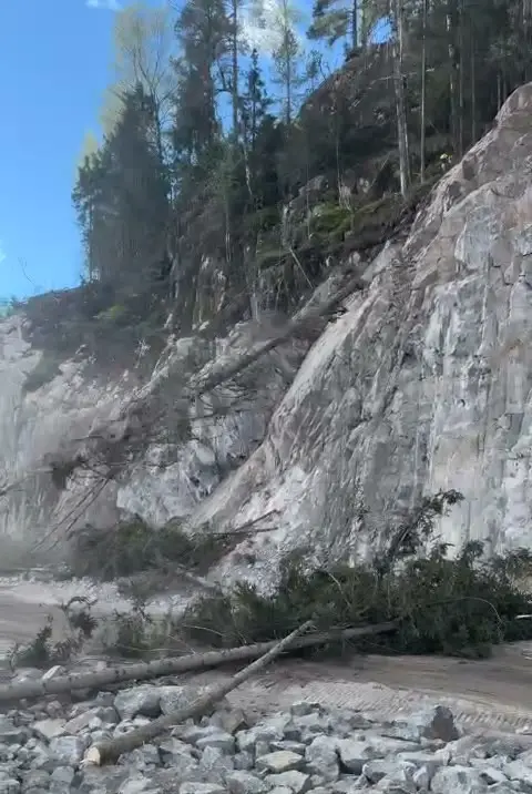 Felling over fjellskjæring